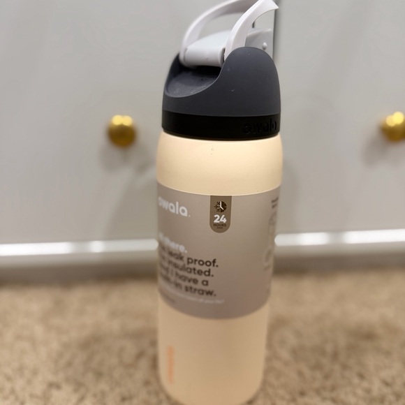 owala Other - Owala FreeSip 32oz Stainless Steel Water Bottle- Brand New